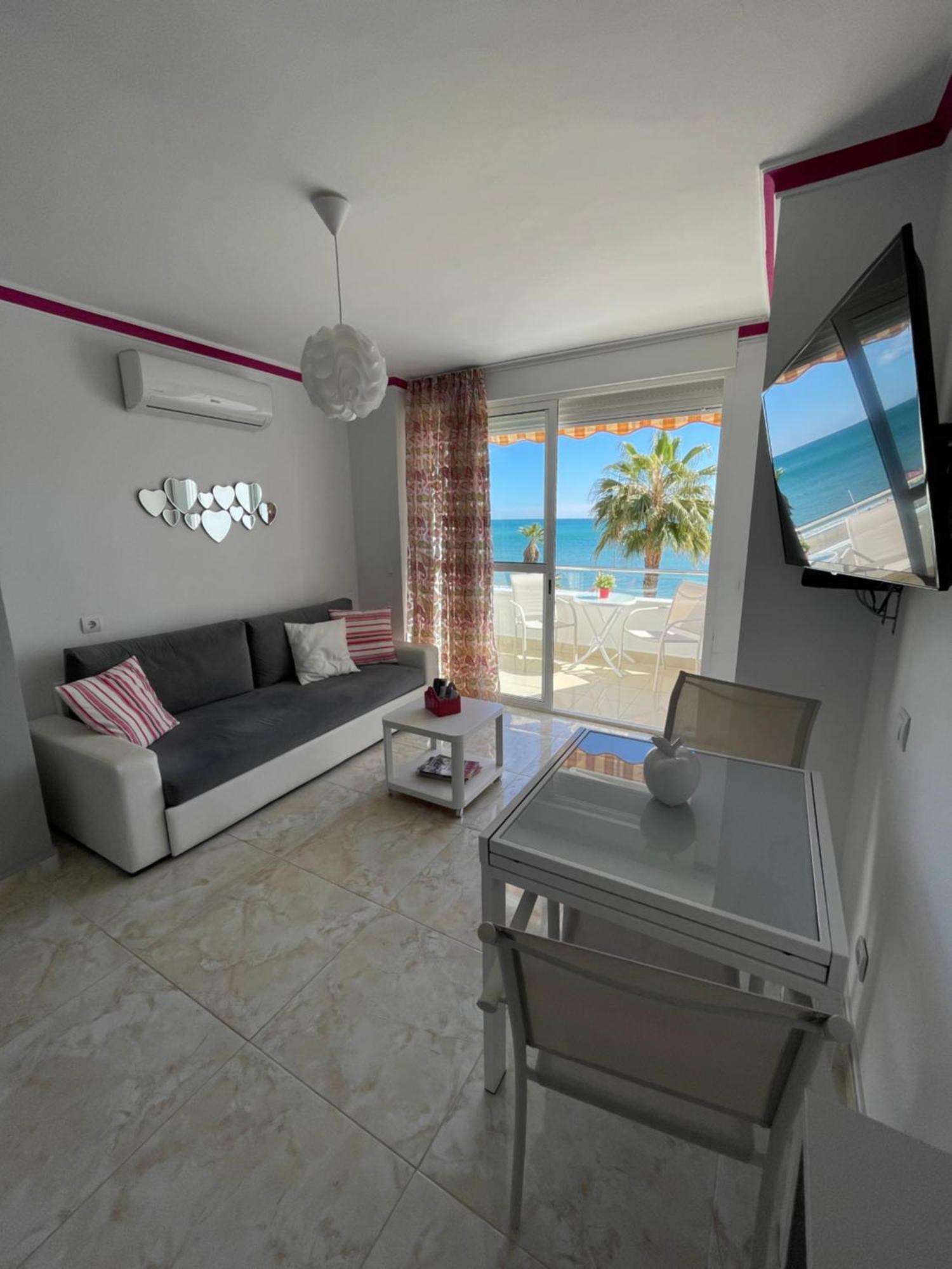 Roca Chica. Studio - First Line Beach ตอร์เรโมลิโนส ภายนอก รูปภาพ