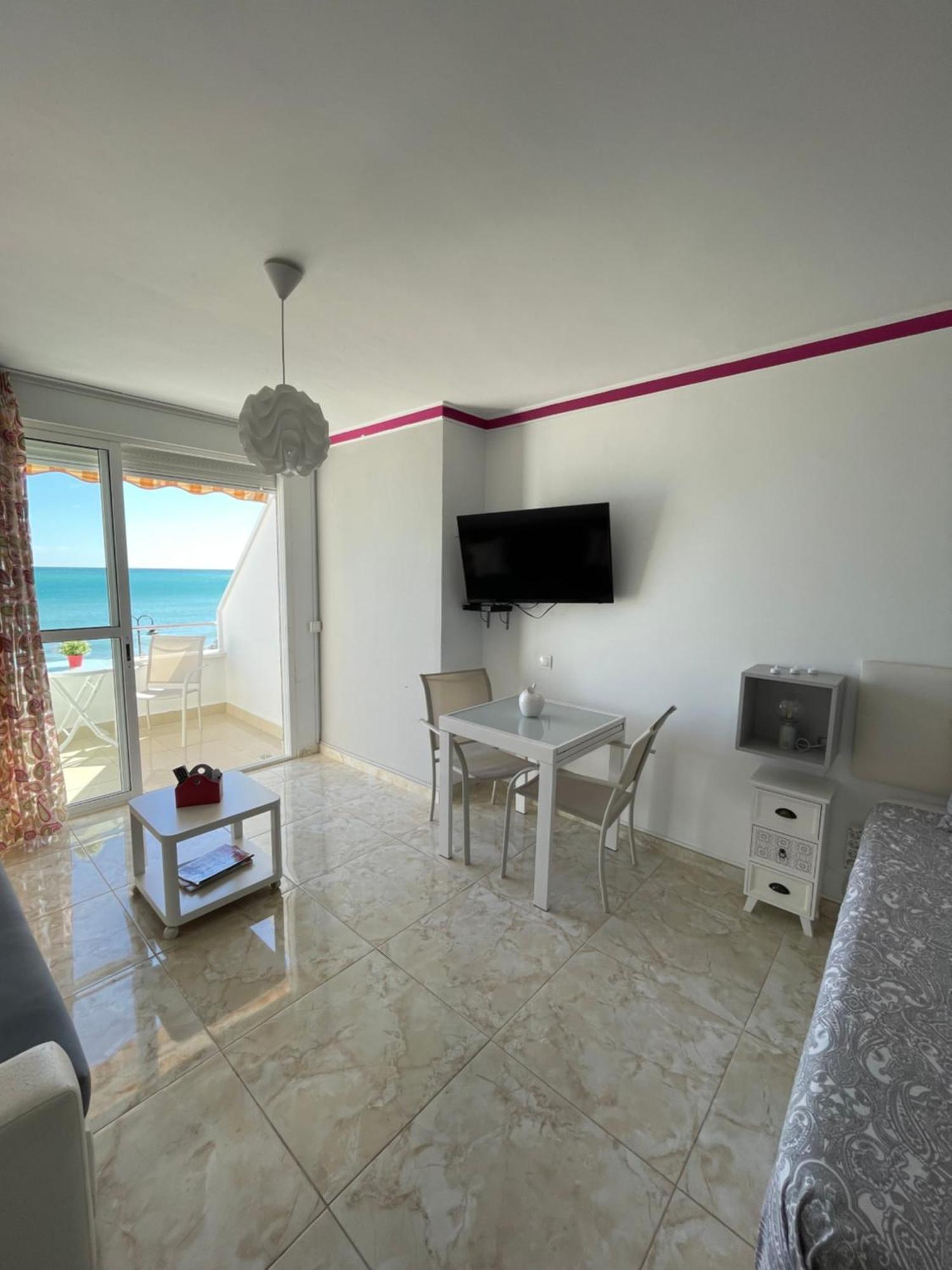 Roca Chica. Studio - First Line Beach ตอร์เรโมลิโนส ภายนอก รูปภาพ