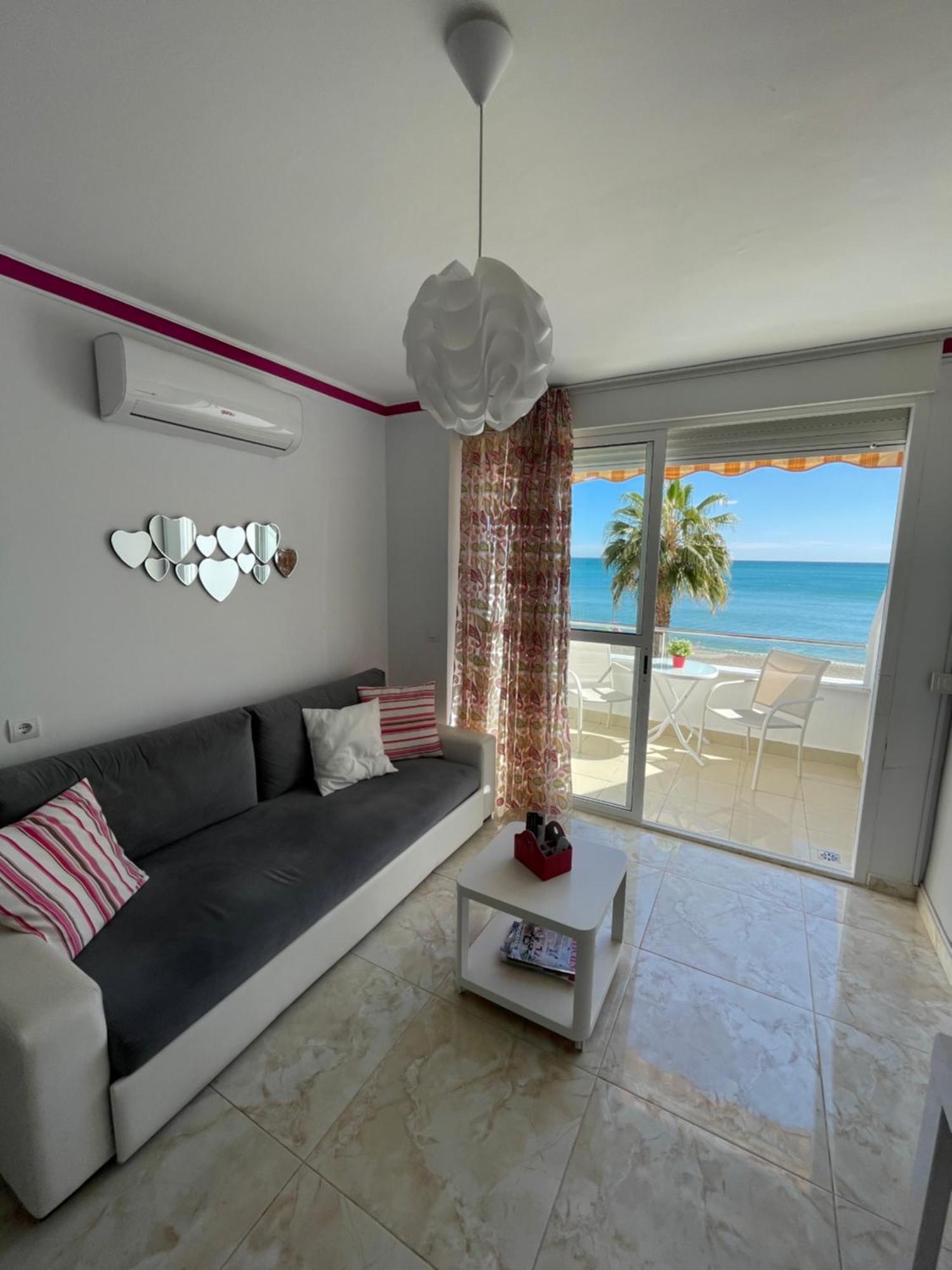 Roca Chica. Studio - First Line Beach ตอร์เรโมลิโนส ภายนอก รูปภาพ