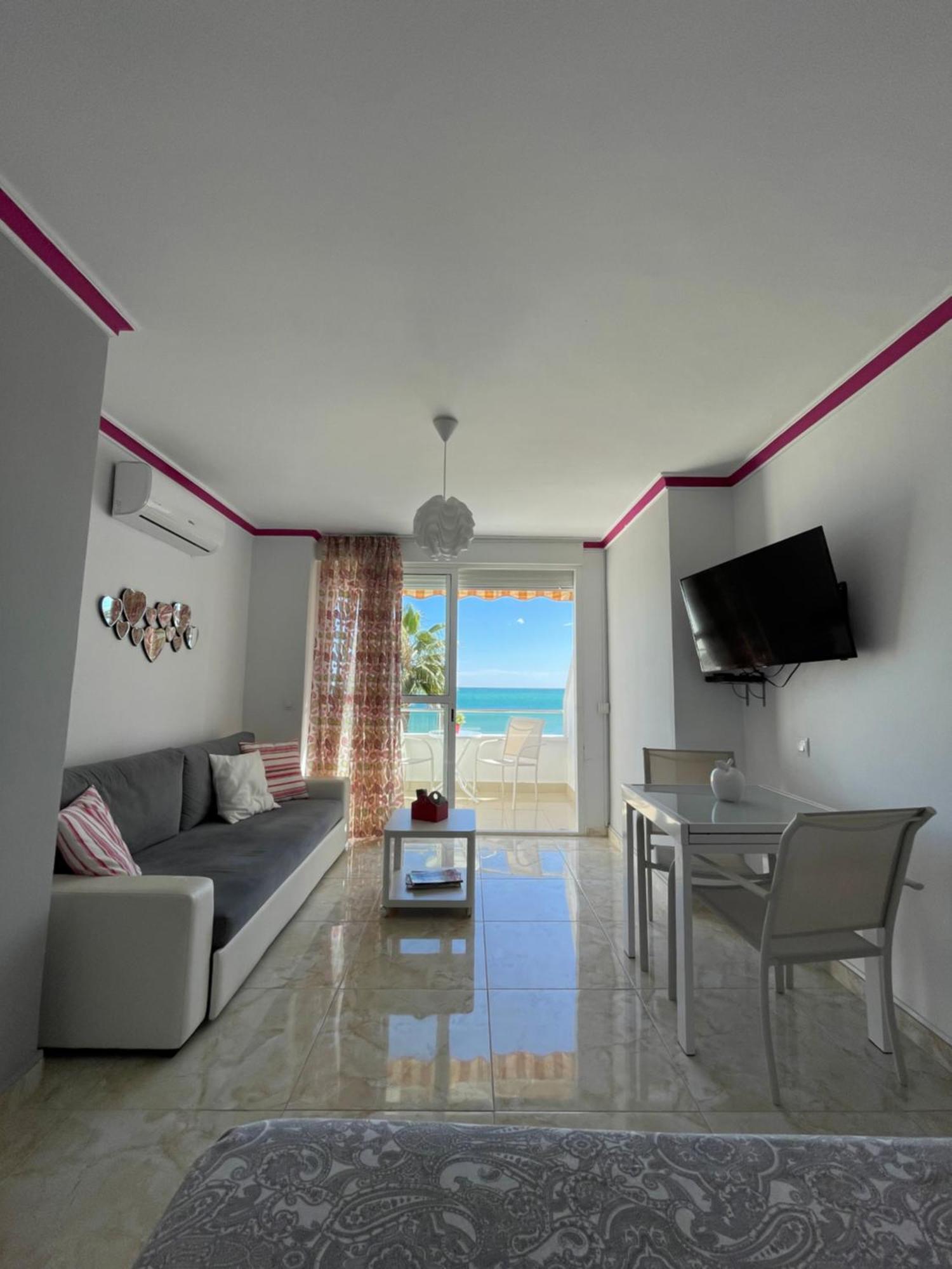 Roca Chica. Studio - First Line Beach ตอร์เรโมลิโนส ภายนอก รูปภาพ