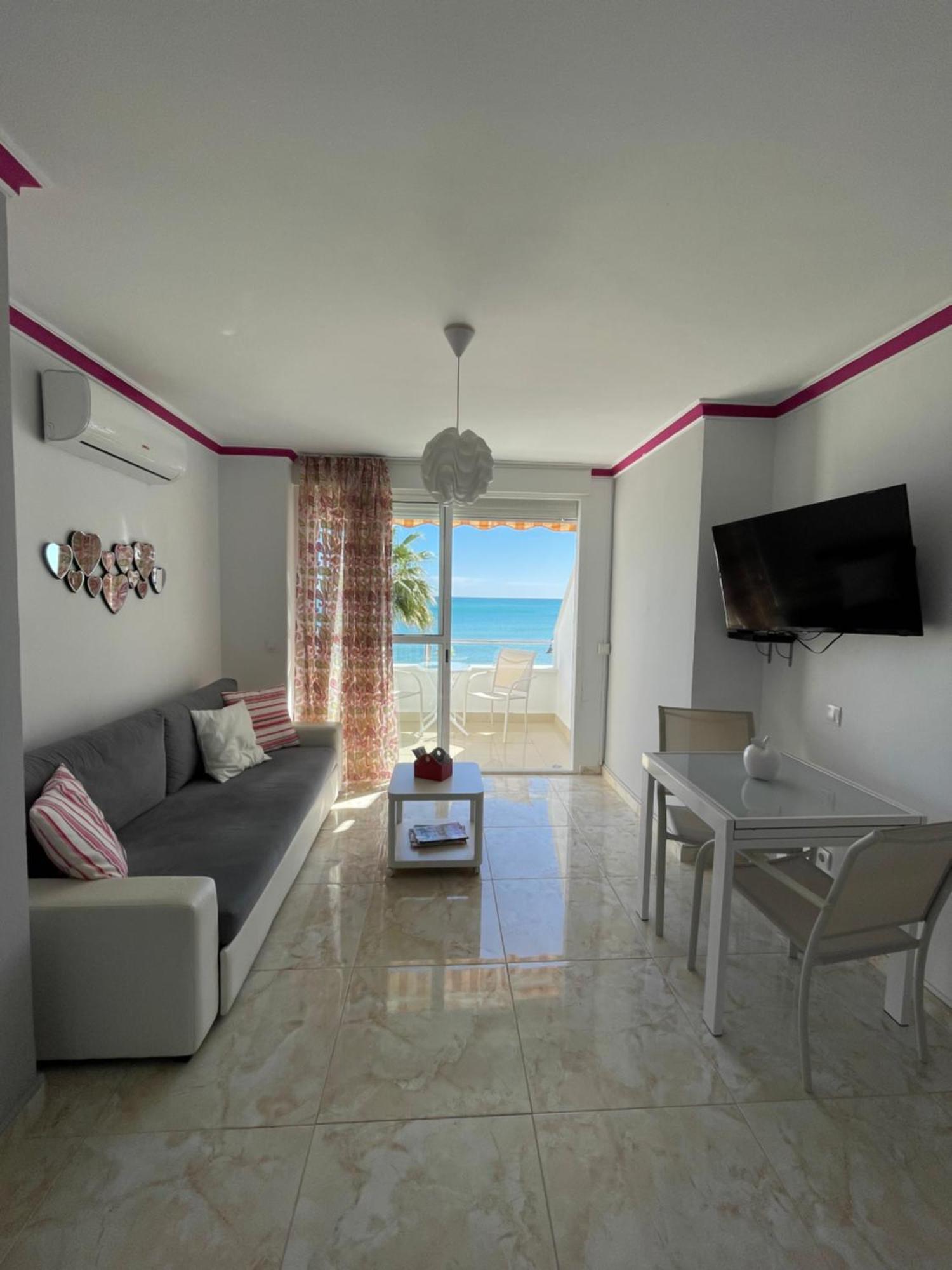 Roca Chica. Studio - First Line Beach ตอร์เรโมลิโนส ภายนอก รูปภาพ