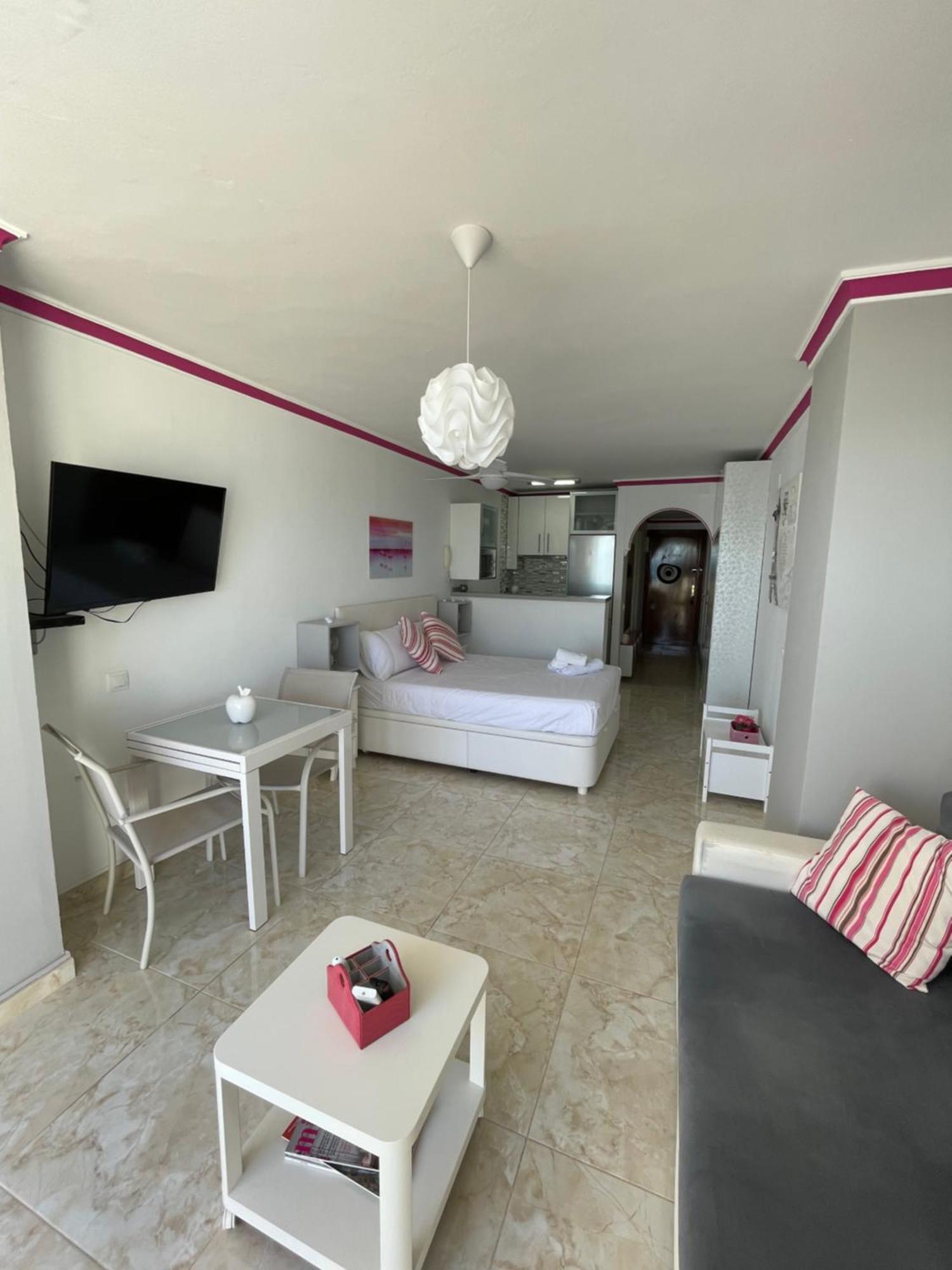 Roca Chica. Studio - First Line Beach ตอร์เรโมลิโนส ภายนอก รูปภาพ