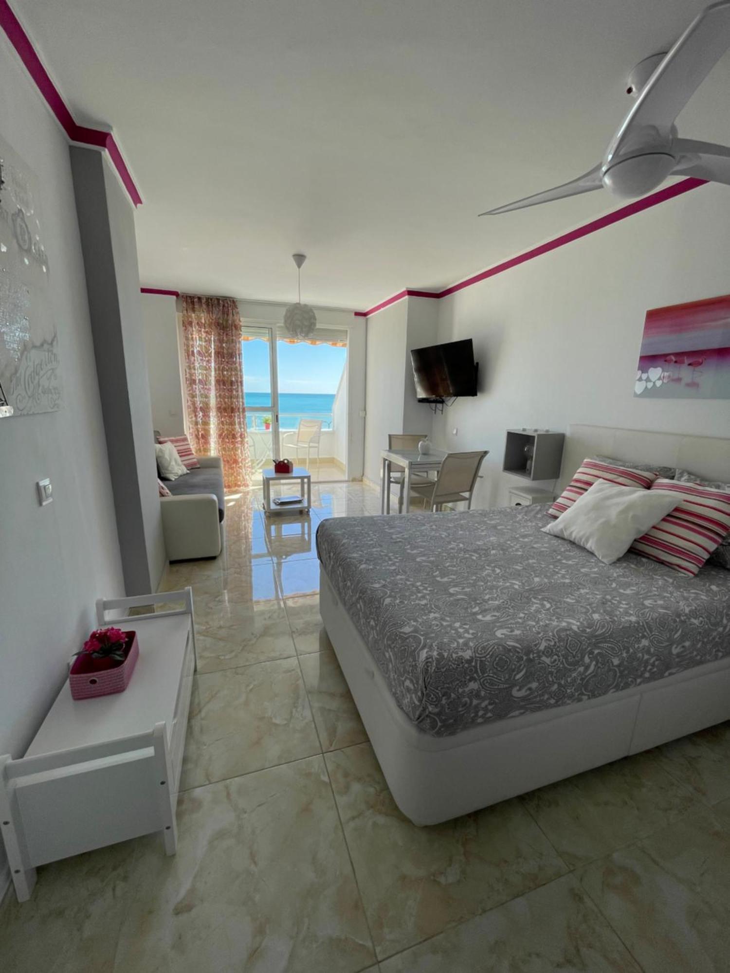 Roca Chica. Studio - First Line Beach ตอร์เรโมลิโนส ภายนอก รูปภาพ